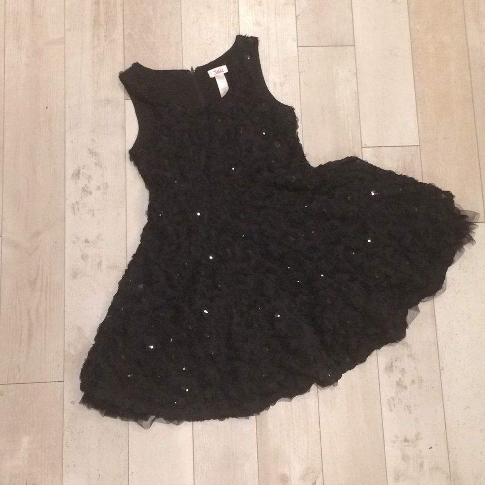 Black polyester dresss